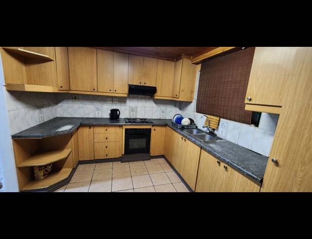 4 BEDROOM HOUSE FOR SALE IN MITCHELLS PLAIN CENTRAL